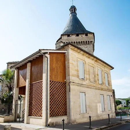 Logis De La Tour 3*