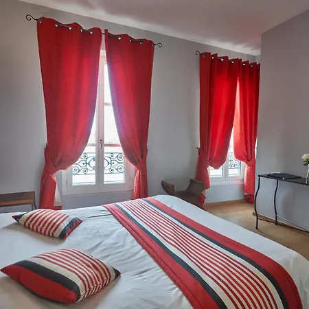 Hotel Logis De La Tour