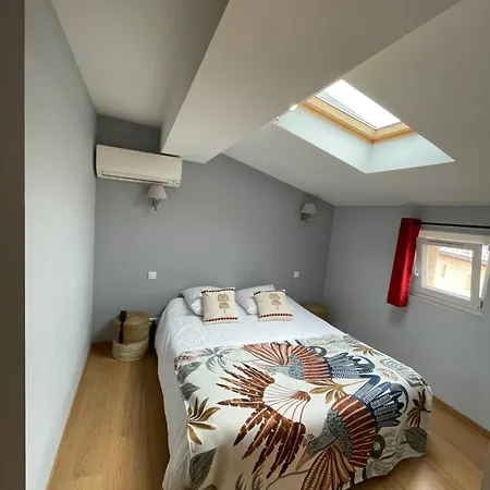 Hotel Logis De La Tour