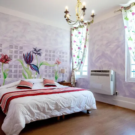 Logis De La Tour Hotel 3*