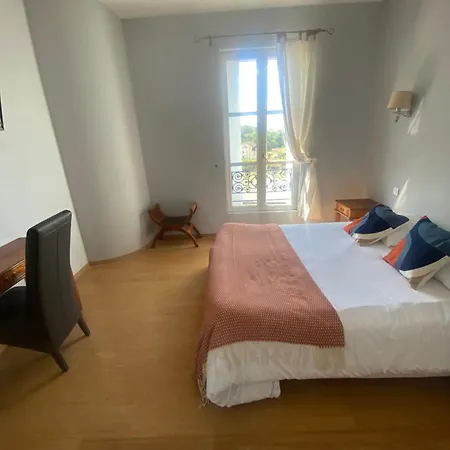 Logis De La Tour Hotel Libourne