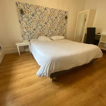 Logis De La Tour Hotel 3*