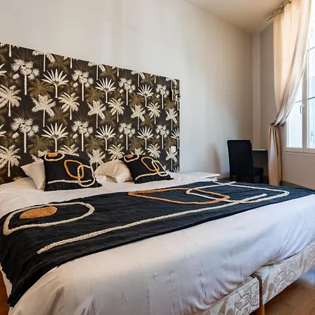 Hotel Logis De La Tour