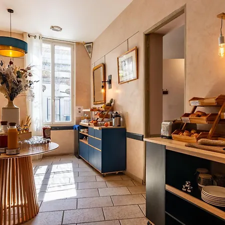 Hotel Logis De La Tour Libourne