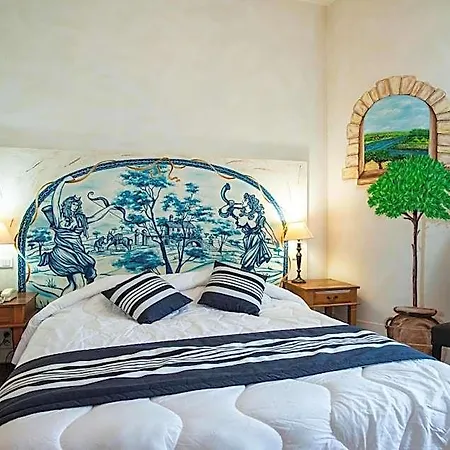 Logis De La Tour Hotel 3*