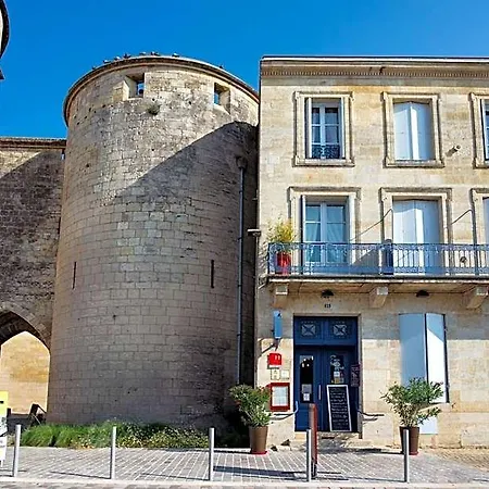 Logis De La Tour 3*