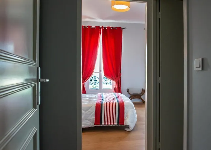 Logis De La Tour 3* Libourne