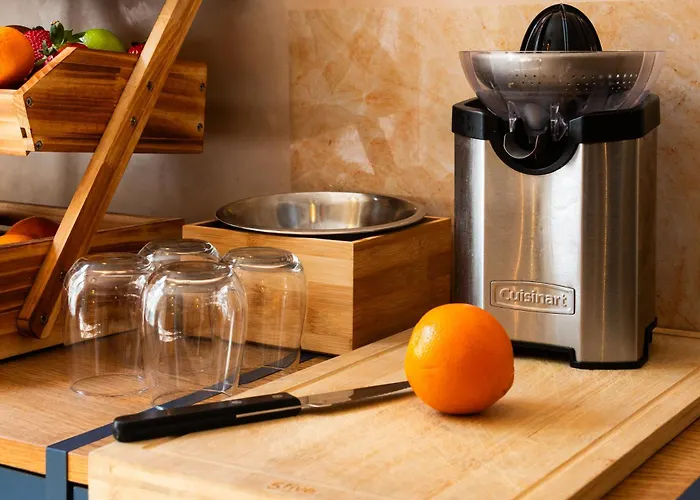 Hotel Logis De La Tour 3*