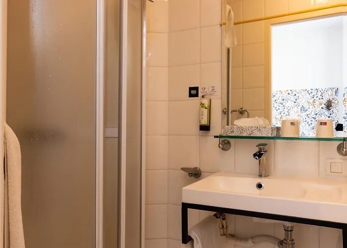 Logis De La Tour Hotel Libourne