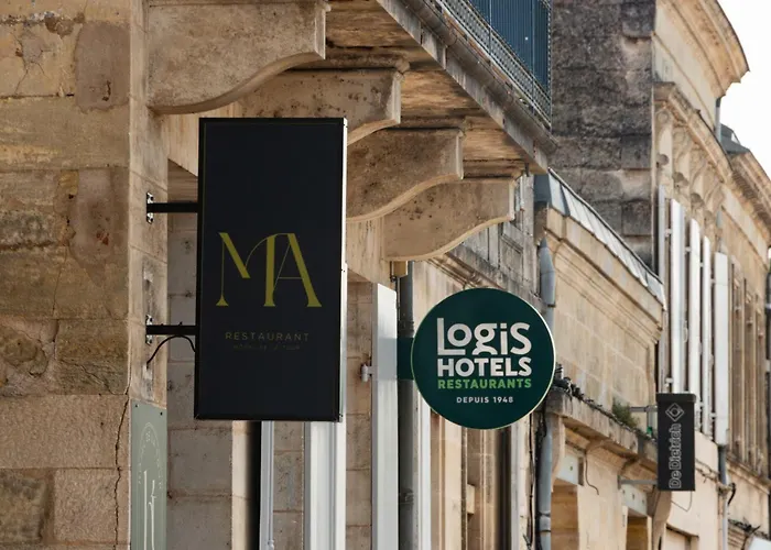 Logis De La Tour Hotel 3*