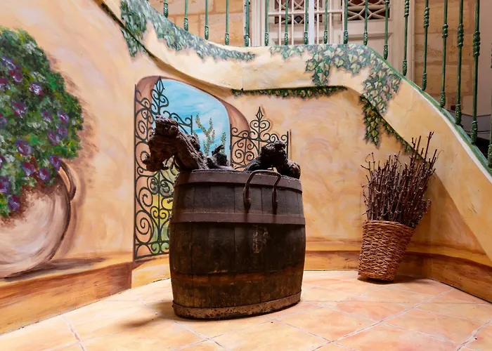 Hotel Logis De La Tour Libourne