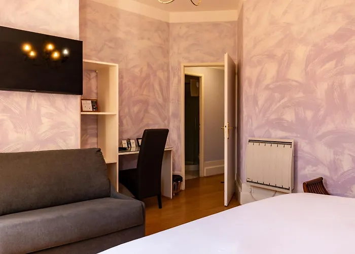 Hotel Logis De La Tour Libourne