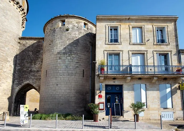 Hotel Logis De La Tour